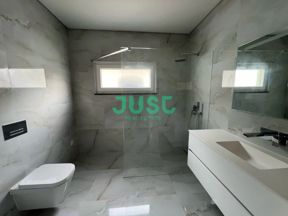 Moradia T3 para Venda em Quinta do Conde Foto 5