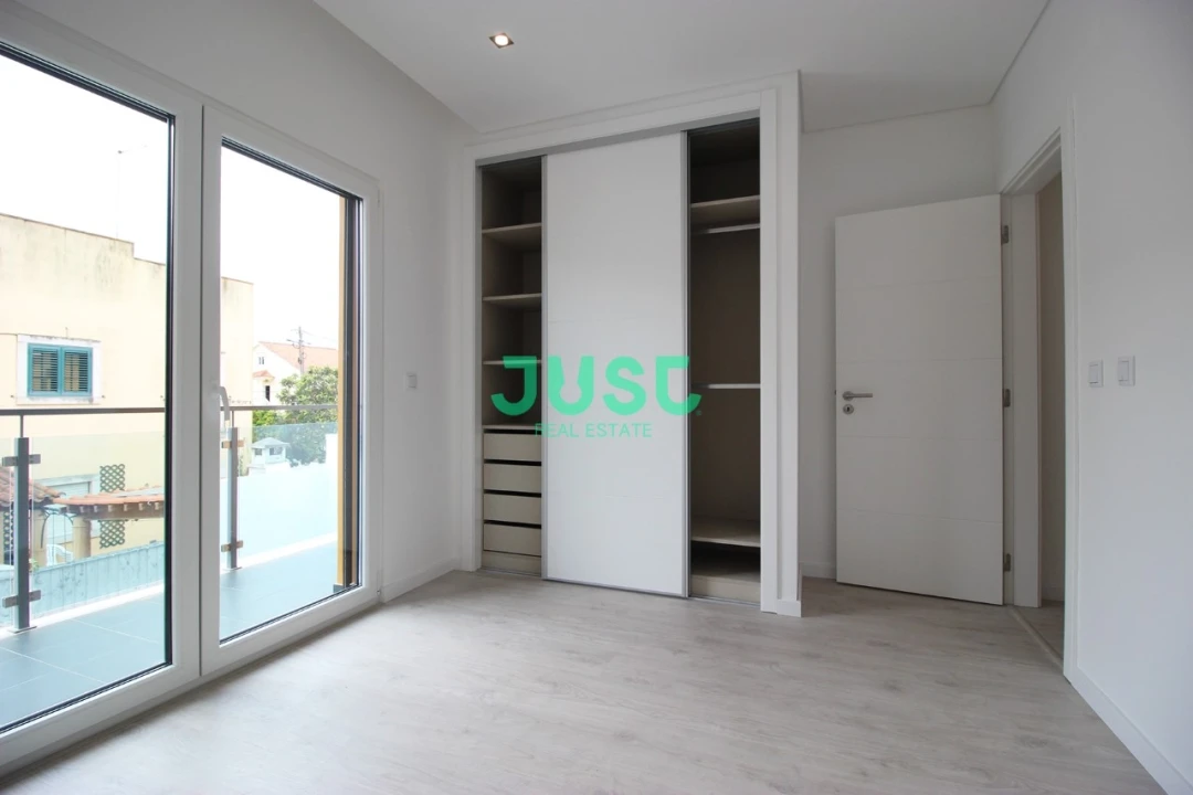 Moradia T3 para Venda em Quinta do Conde Foto 9