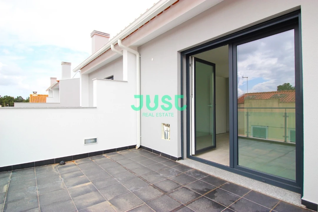 Moradia T3 para Venda em Quinta do Conde Foto 11