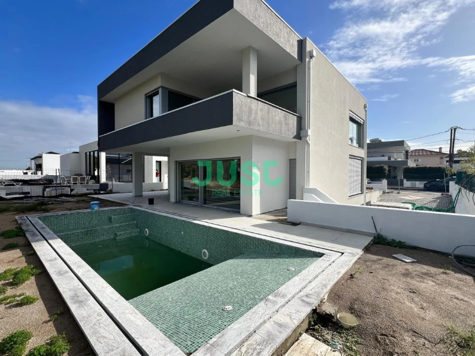 Moradia T3 para Venda em Charneca de Caparica e Sobreda Foto 1