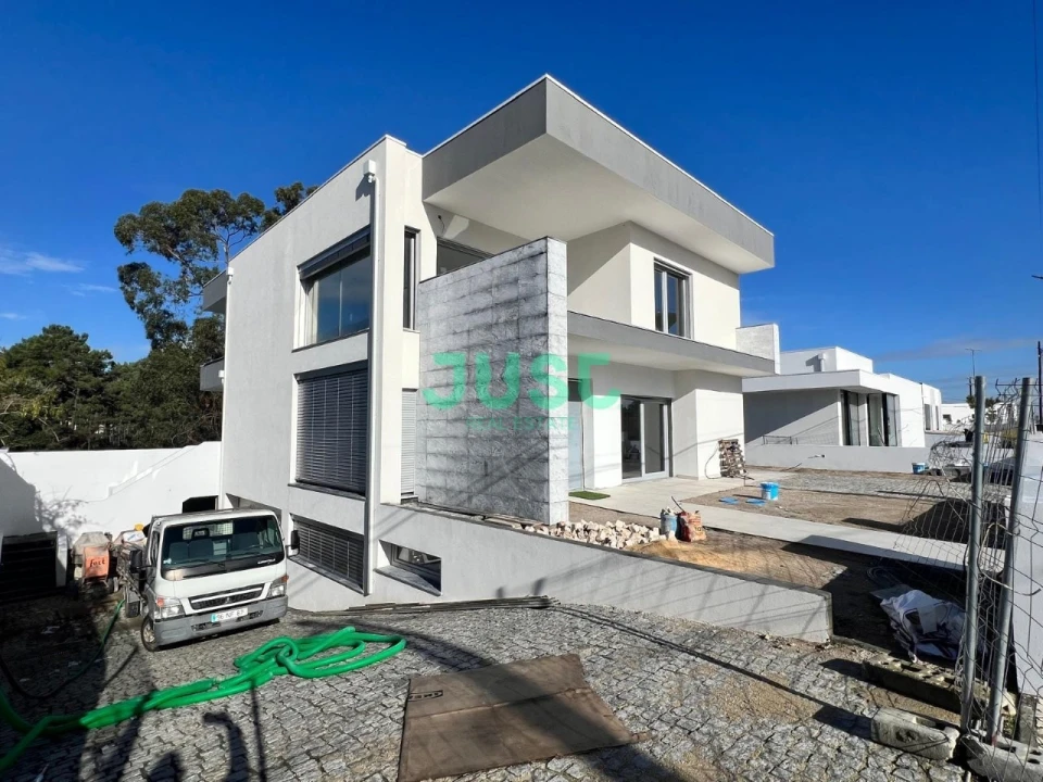 Moradia T3 para Venda em Charneca de Caparica e Sobreda Foto 3