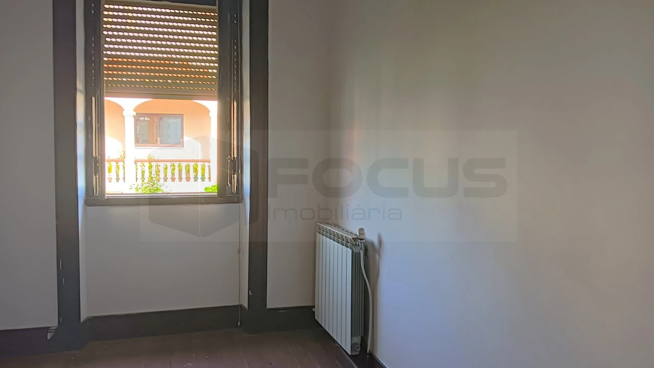 Moradia T4 para Venda em Aguada de Cima Foto 19