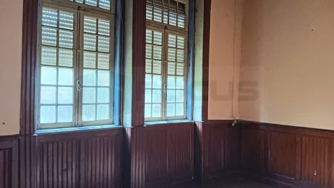 Moradia T4 para Venda em Aguada de Cima