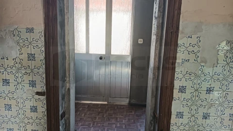 Moradia T4 para Venda em Aguada de Cima