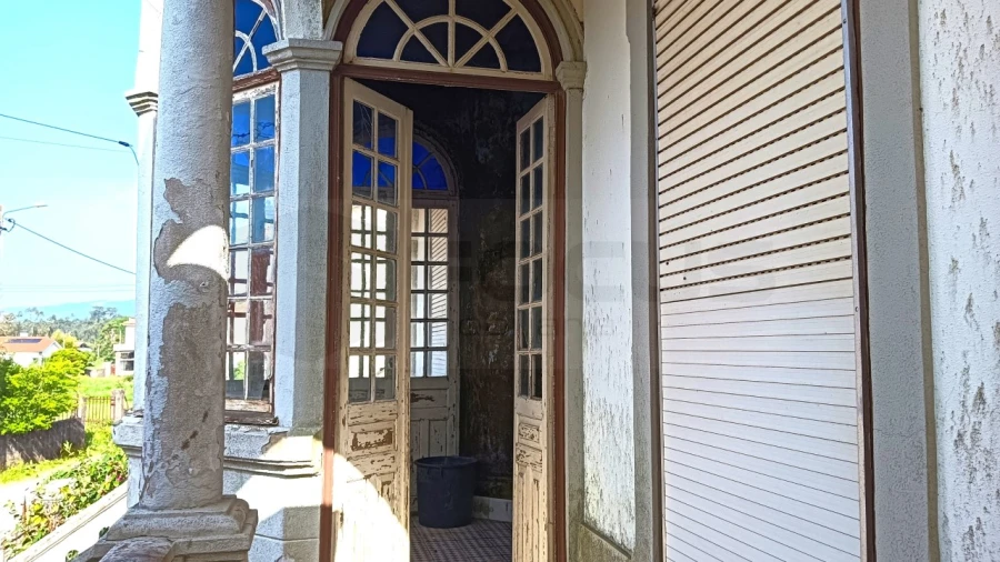 Moradia T4 para Venda em Aguada de Cima Foto 2