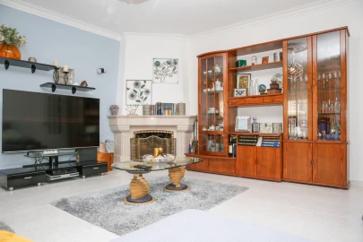 Apartamento T3 para Venda em Massamá e Monte Abraão