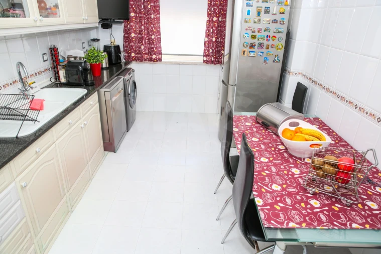 Apartamento T3 para Venda em Massamá e Monte Abraão Foto 10