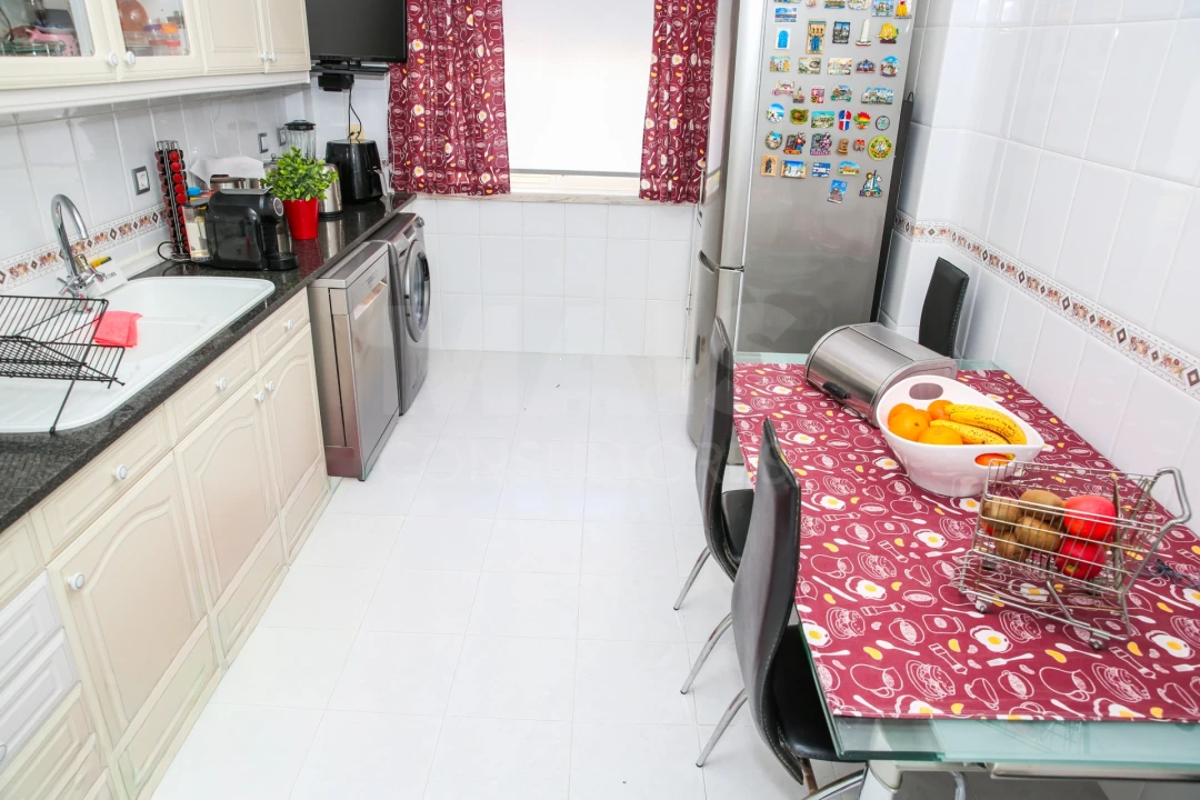 Apartamento T3 para Venda em Massamá e Monte Abraão Foto 10