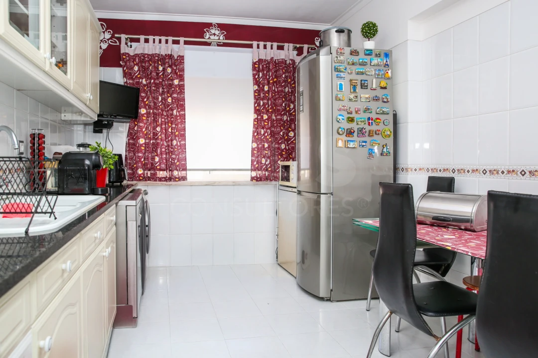 Apartamento T3 para Venda em Massamá e Monte Abraão Foto 11