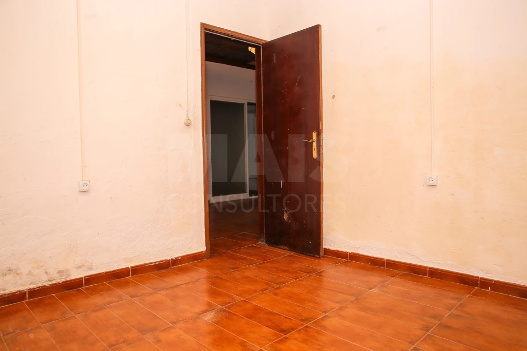 Moradia T2 para Venda em Olhalvo Foto 8