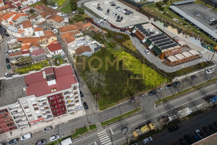 Terreno para Venda em Mafamude e Vilar do Paraíso Foto 3