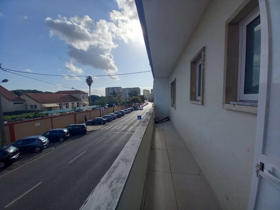 Apartamento T4 para Venda em Laranjeiro e Feijó Foto 15