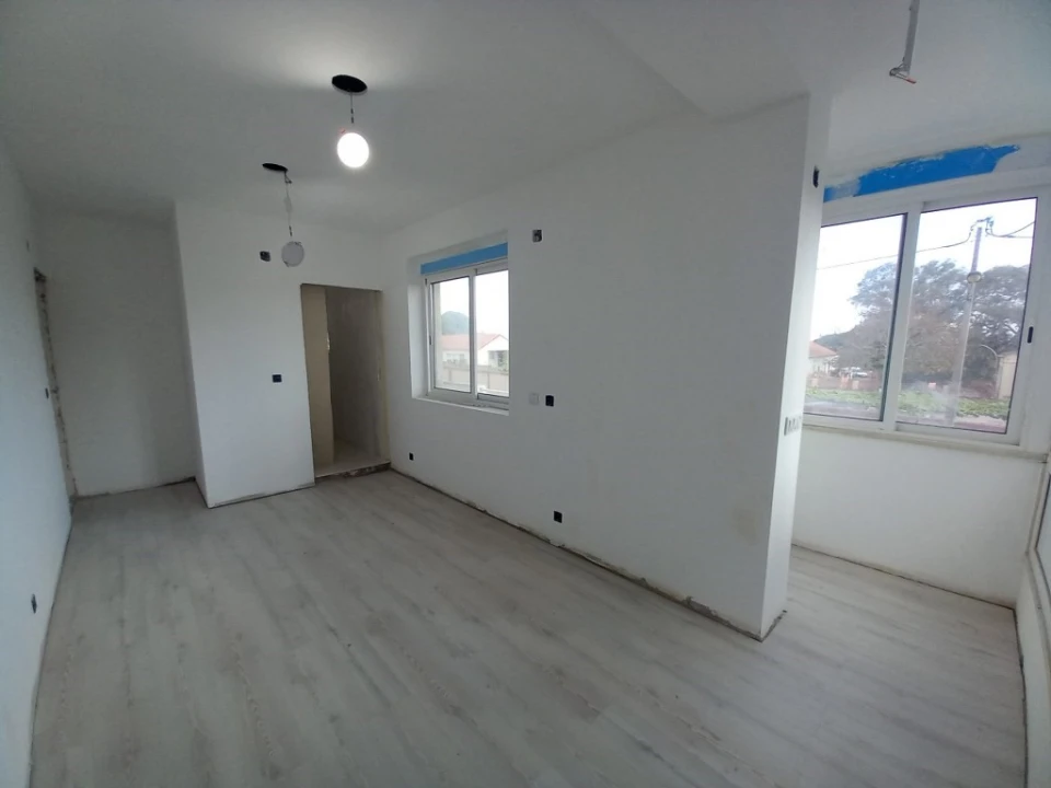 Apartamento T4 para Venda em Laranjeiro e Feijó Foto 30