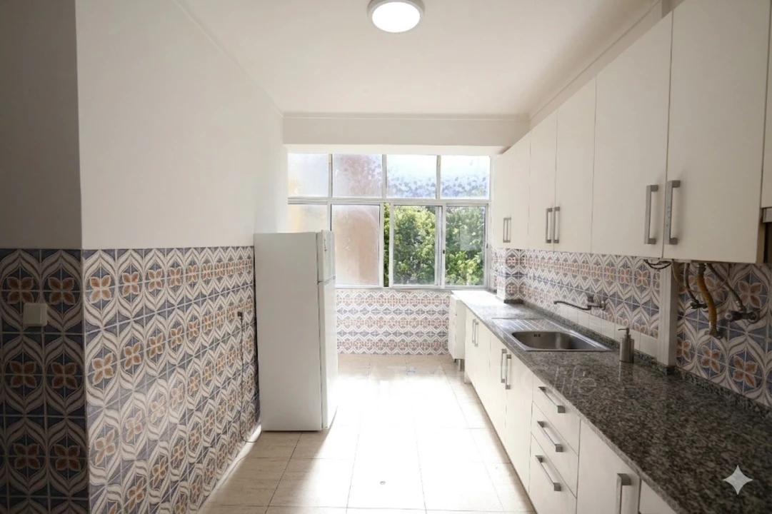 Apartamento T2 para Venda em Rio de Mouro Foto 1