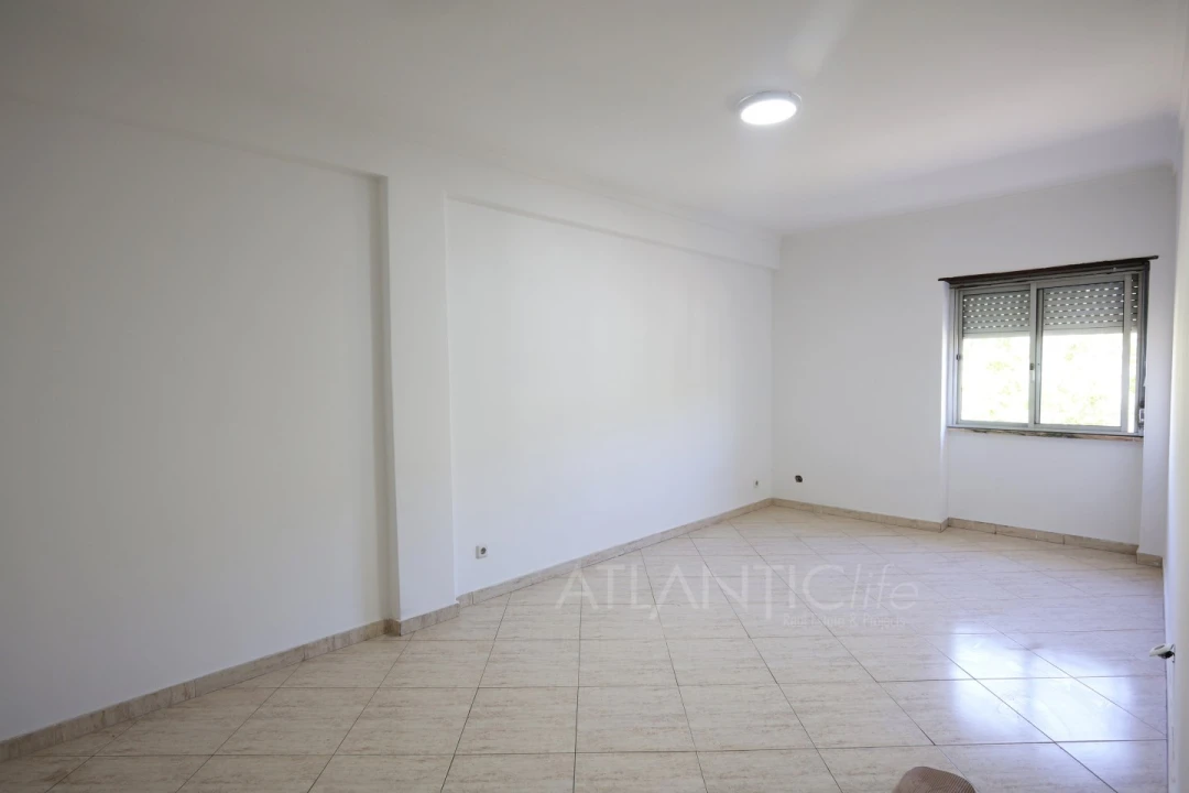 Apartamento T2 para Venda em Rio de Mouro Foto 3