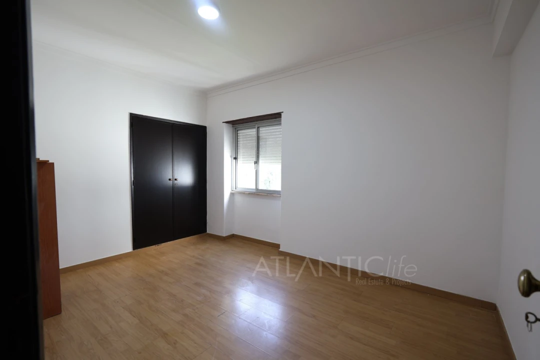 Apartamento T2 para Venda em Rio de Mouro Foto 5