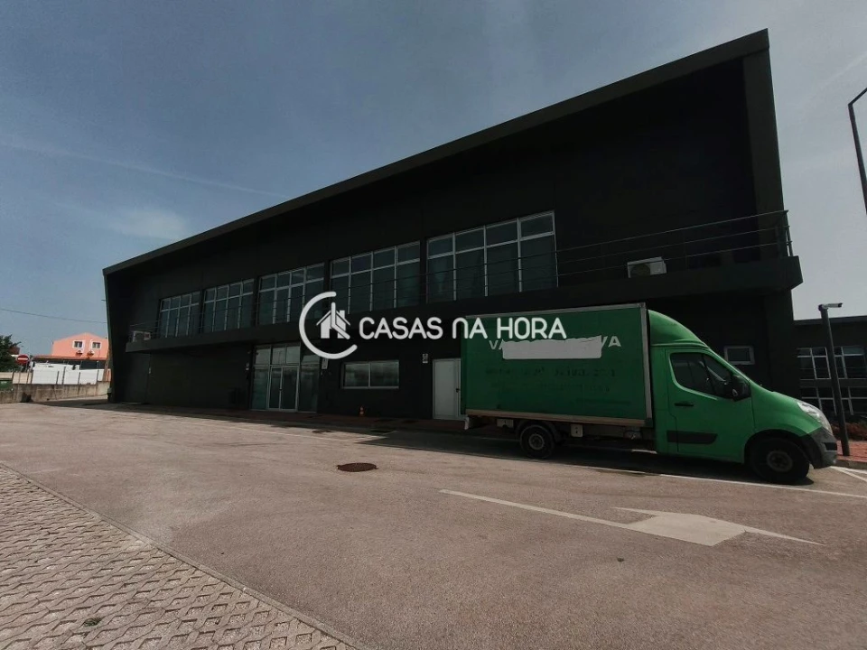 Armazém para Arrendamento em Rio de Mouro Foto 3