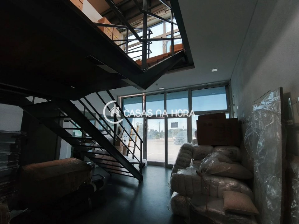 Armazém para Arrendamento em Rio de Mouro Foto 14