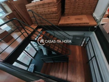 Armazém para Arrendamento em Rio de Mouro