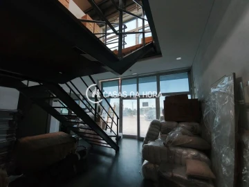 Armazém para Arrendamento em Rio de Mouro