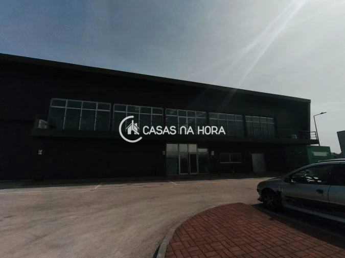 Armazém para Arrendamento em Rio de Mouro Foto 2