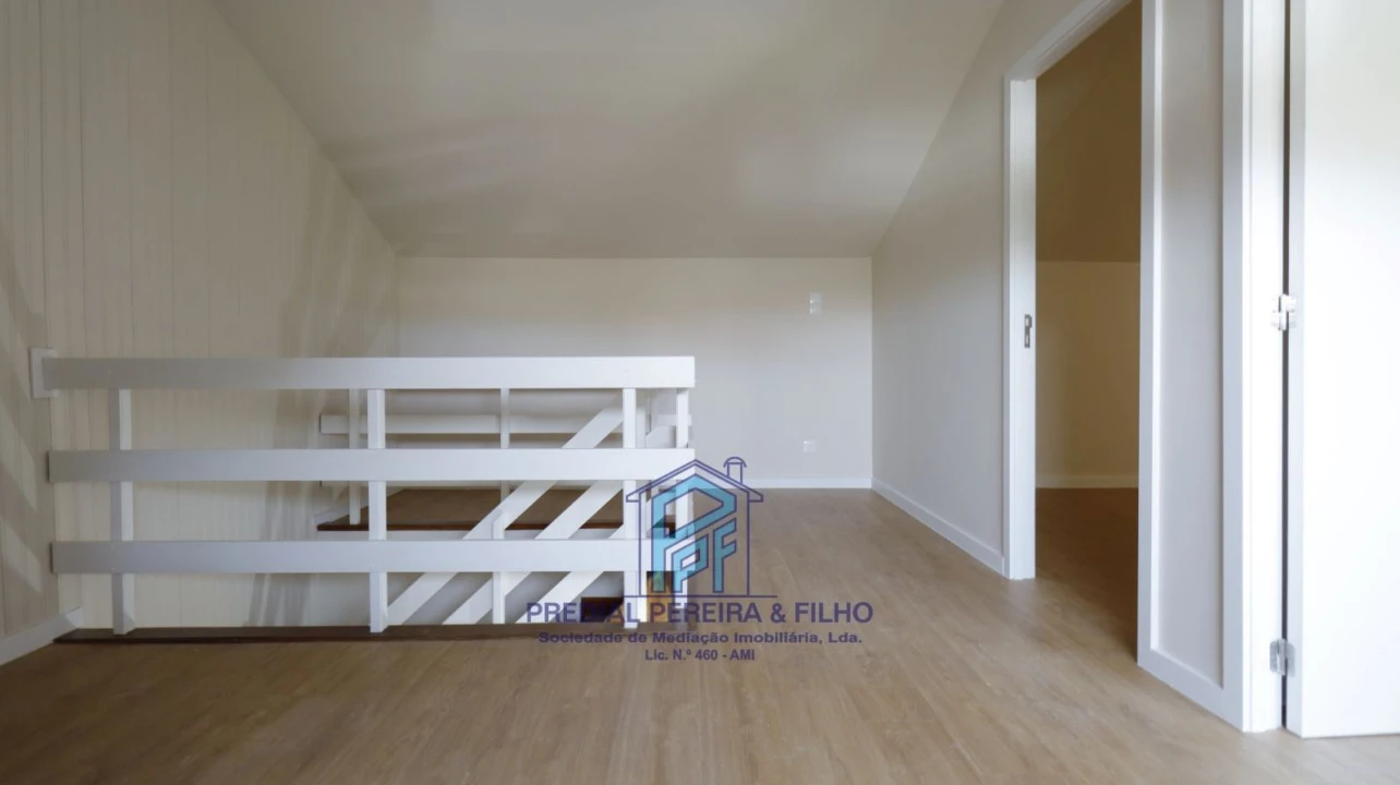 Apartamento T5 para Venda em Cidade da Maia Foto 23