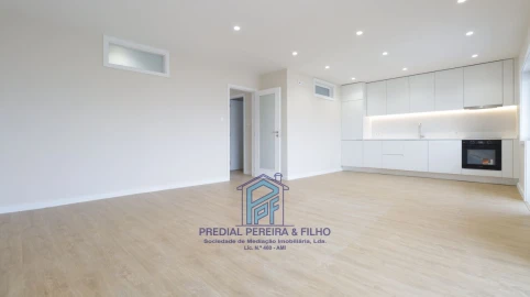 Apartamento T5 para Venda em Cidade da Maia