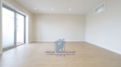Apartamento T5 para Venda em Cidade da Maia