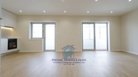 Apartamento T5 para Venda em Cidade da Maia