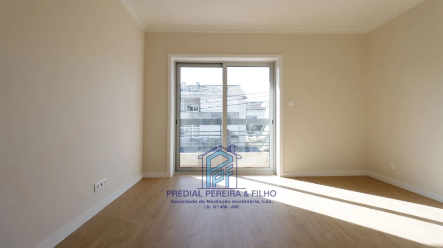 Apartamento T5 para Venda em Cidade da Maia Foto 15