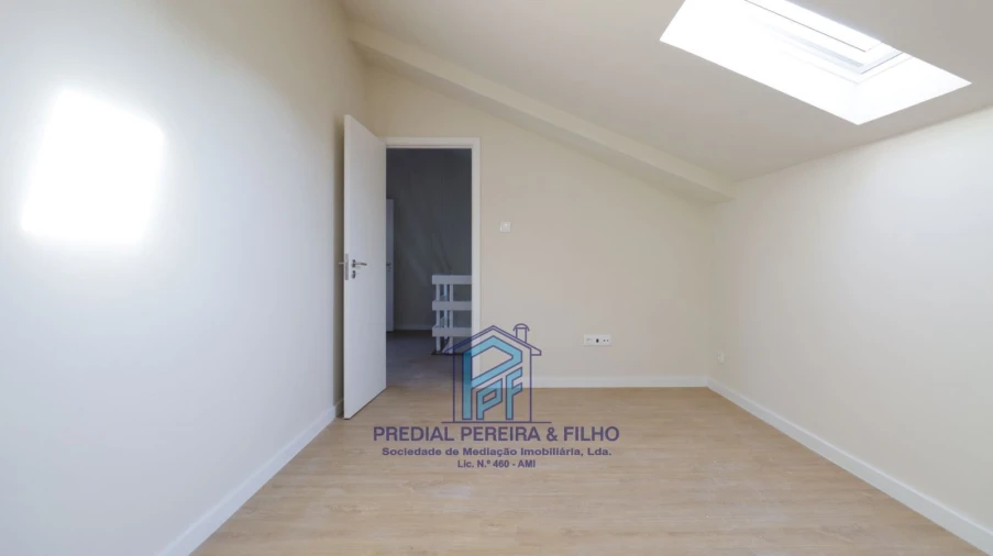 Apartamento T5 para Venda em Cidade da Maia Foto 26