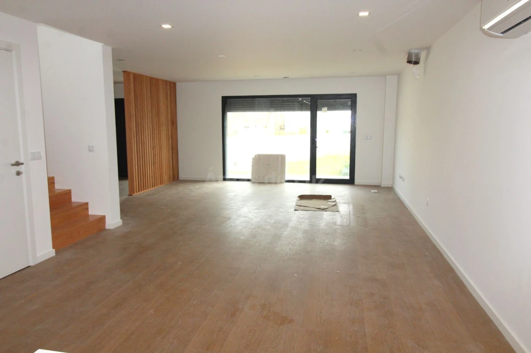 Moradia T4 para Venda em Marrazes e Barosa Foto 3