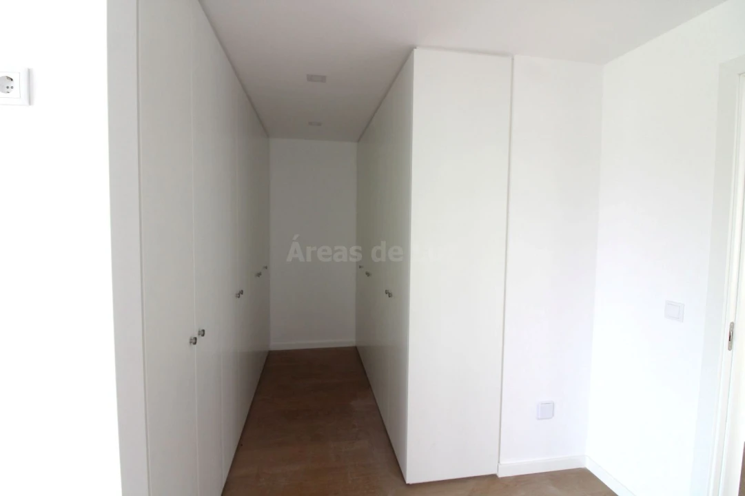 Moradia T4 para Venda em Marrazes e Barosa Foto 13