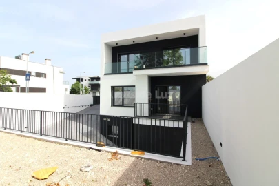 Moradia T4 para Venda em Marrazes e Barosa