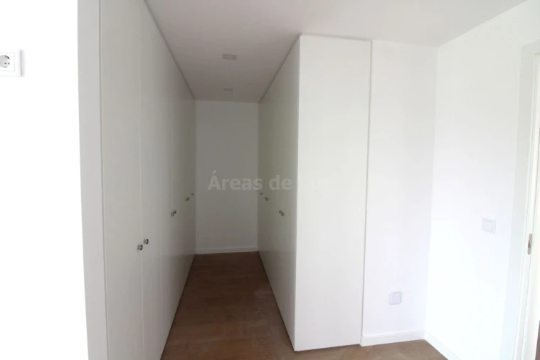 Moradia T4 para Venda em Marrazes e Barosa Foto 13