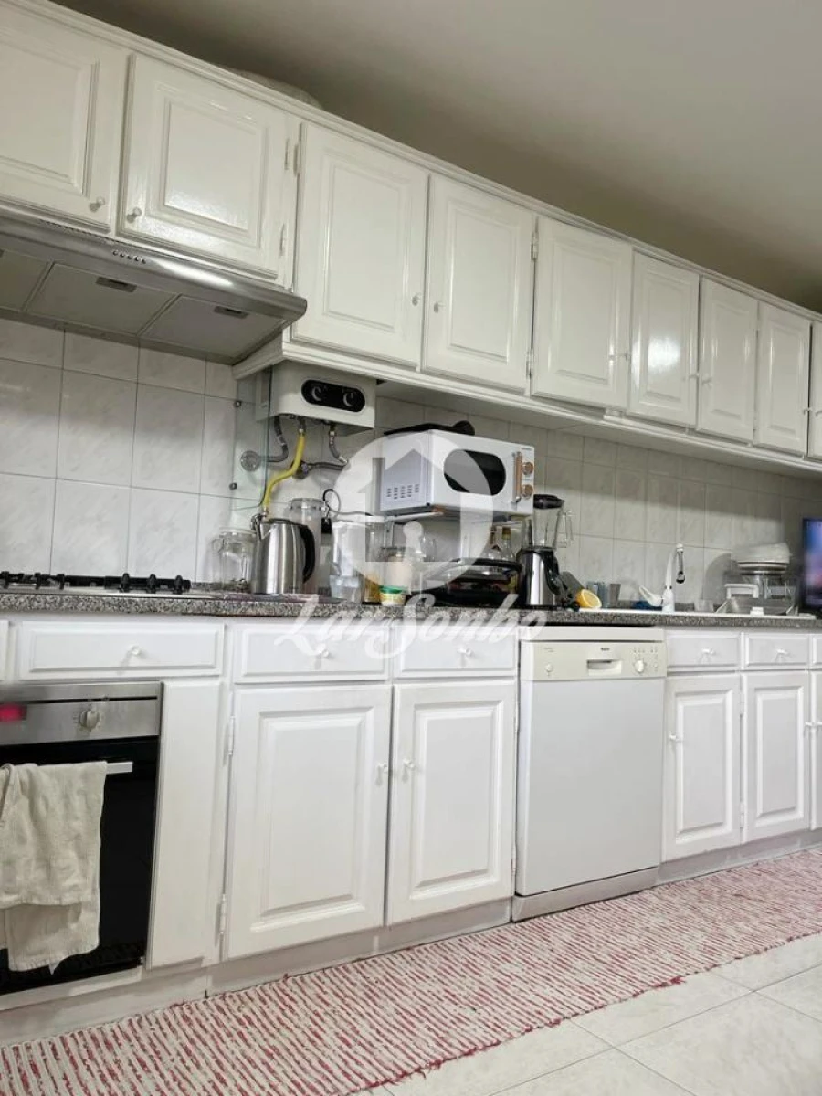 Moradia T4 para Venda em Arcozelo Foto 4