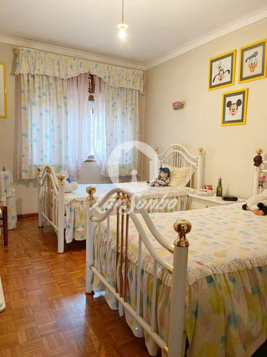 Moradia T4 para Venda em Arcozelo Foto 7