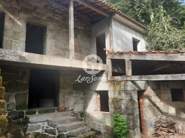 Moradia T2 para Venda em Moreira do Rei e Várzea Cova