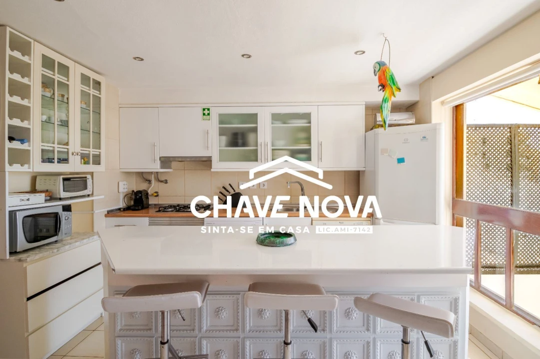 Apartamento T3 para Venda em Quarteira Foto 2