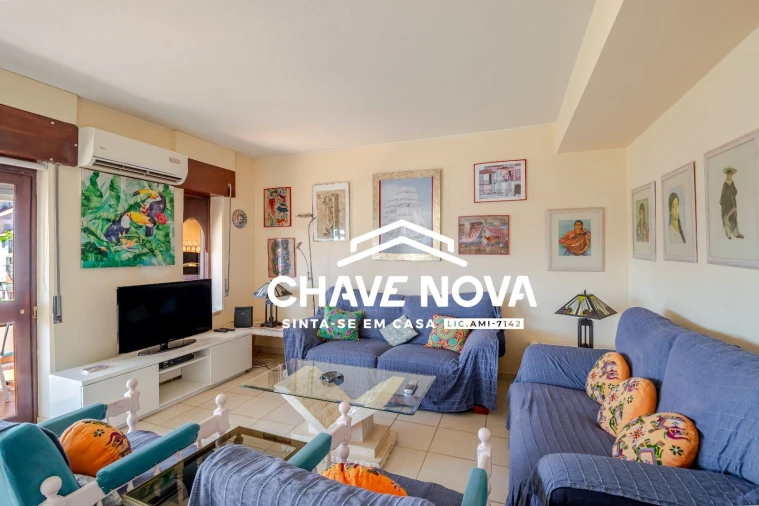 Apartamento T3 para Venda em Quarteira Foto 4