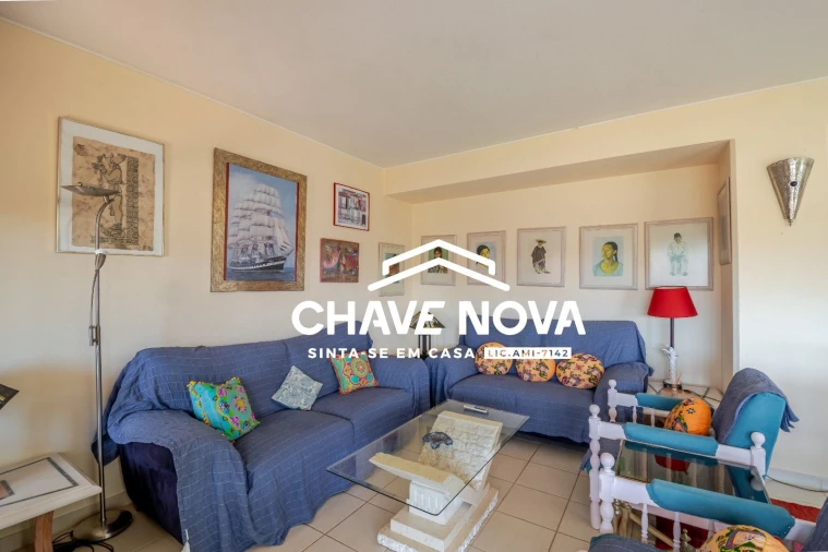 Apartamento T3 para Venda em Quarteira Foto 6