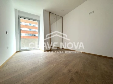 Apartamento T2 para Arrendamento em Ramalde