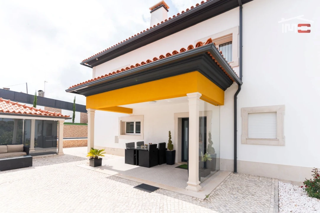 Moradia T5 para Venda em São João Baptista e Santa Maria dos Olivais Foto 8