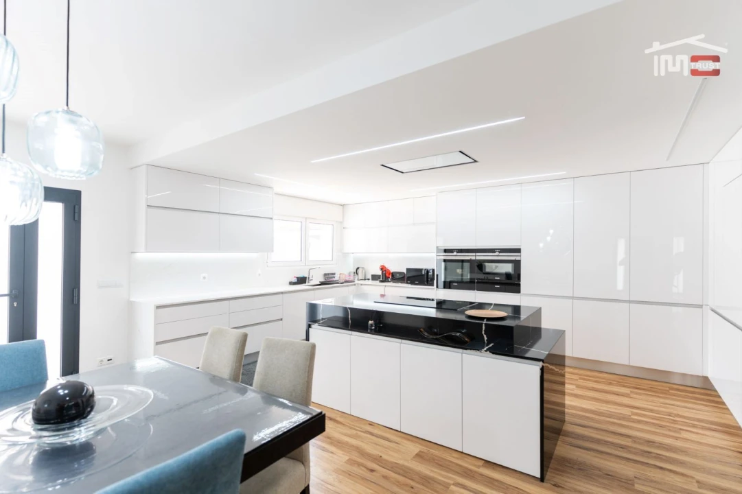 Moradia T5 para Venda em São João Baptista e Santa Maria dos Olivais Foto 11