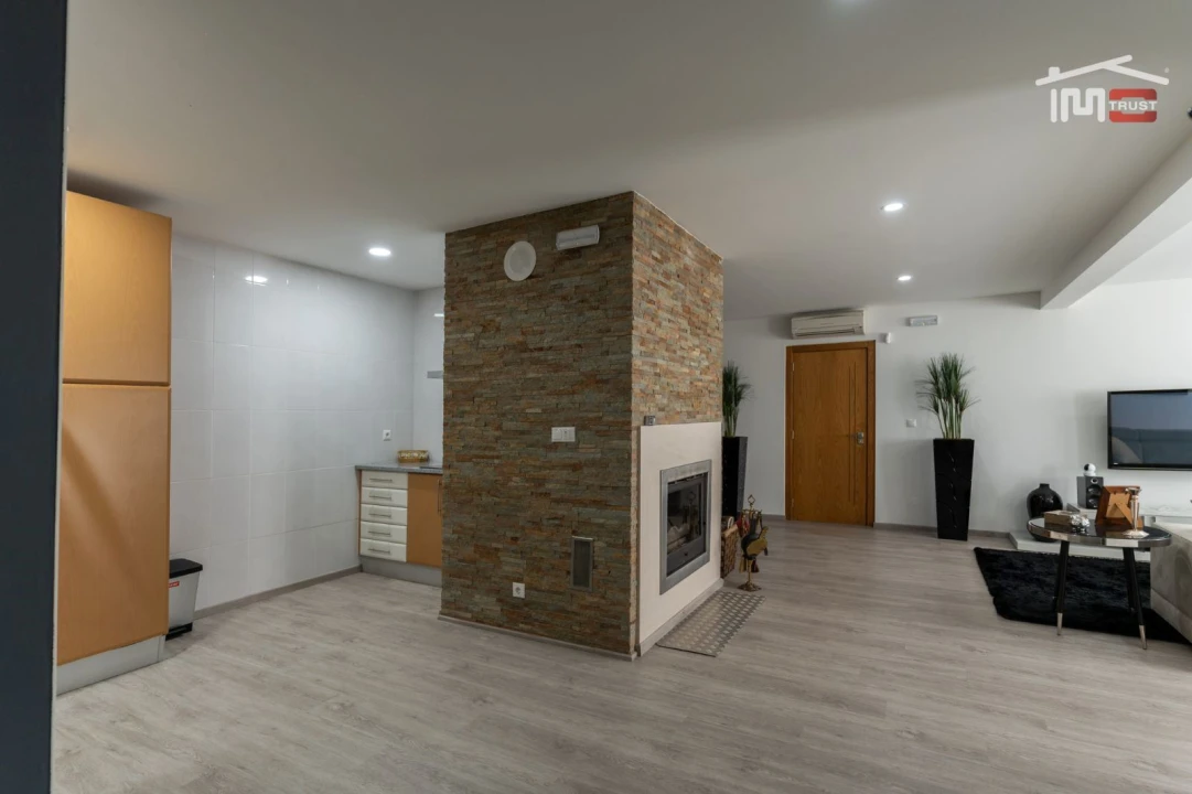 Moradia T5 para Venda em São João Baptista e Santa Maria dos Olivais Foto 35