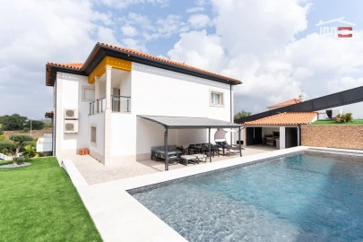 Moradia T5 para Venda em São João Baptista e Santa Maria dos Olivais