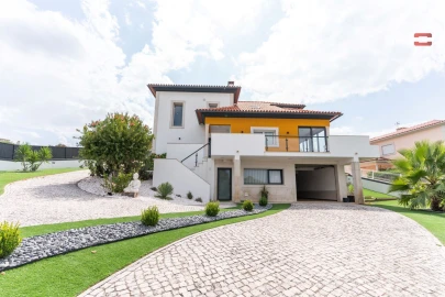 Moradia T5 para Venda em São João Baptista e Santa Maria dos Olivais