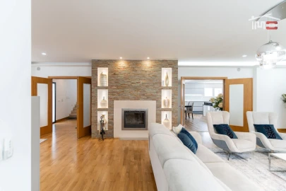 Moradia T5 para Venda em São João Baptista e Santa Maria dos Olivais