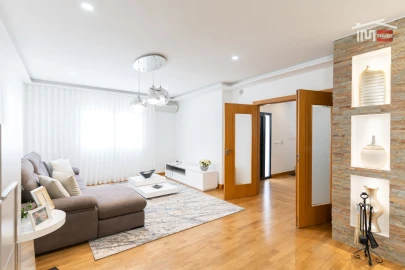 Moradia T5 para Venda em São João Baptista e Santa Maria dos Olivais