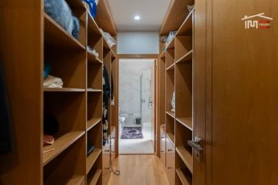 Moradia T5 para Venda em São João Baptista e Santa Maria dos Olivais